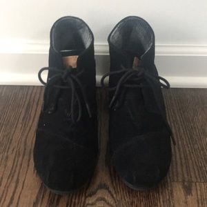 Toms Lace Up Black Wedges 8.5